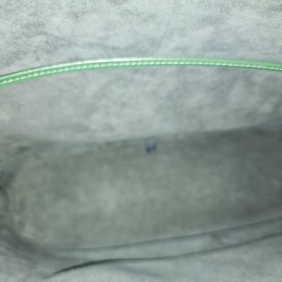 VV Good Used Condition Authentic Louis Vuitton Epi Leather Shoulder Bag - Picture 5 of 16